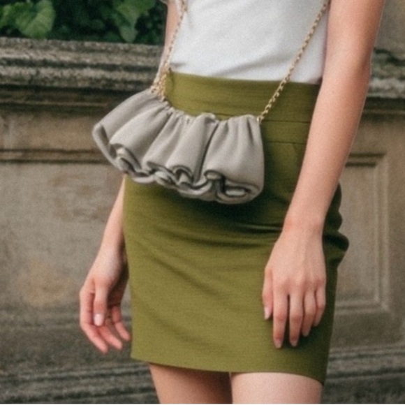 Ann Taylor olive green pencil skirt ❤️ - Picture 1 of 7